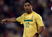 爱游戏大厅-年度焦点之战之夜，范戴克以大师级节奏完全掌控赛场