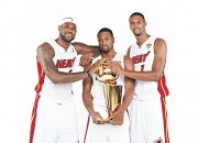 AYX体育赛事-绝境反击！字母哥关键封盖锁定胜局，雄鹿加时险胜鹈鹕