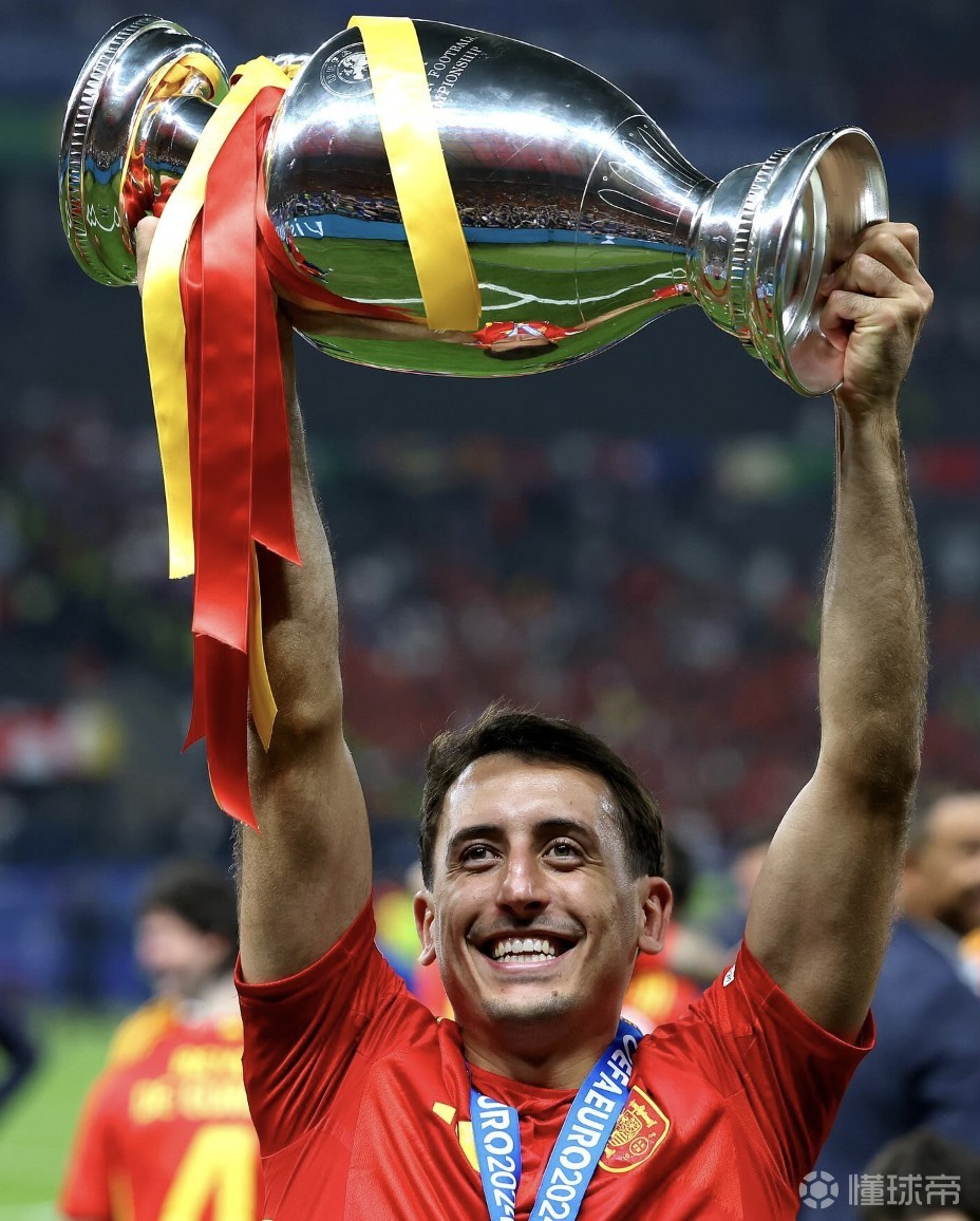 AC米兰横扫挪威，奥亚尔萨瓦尔扛起全队