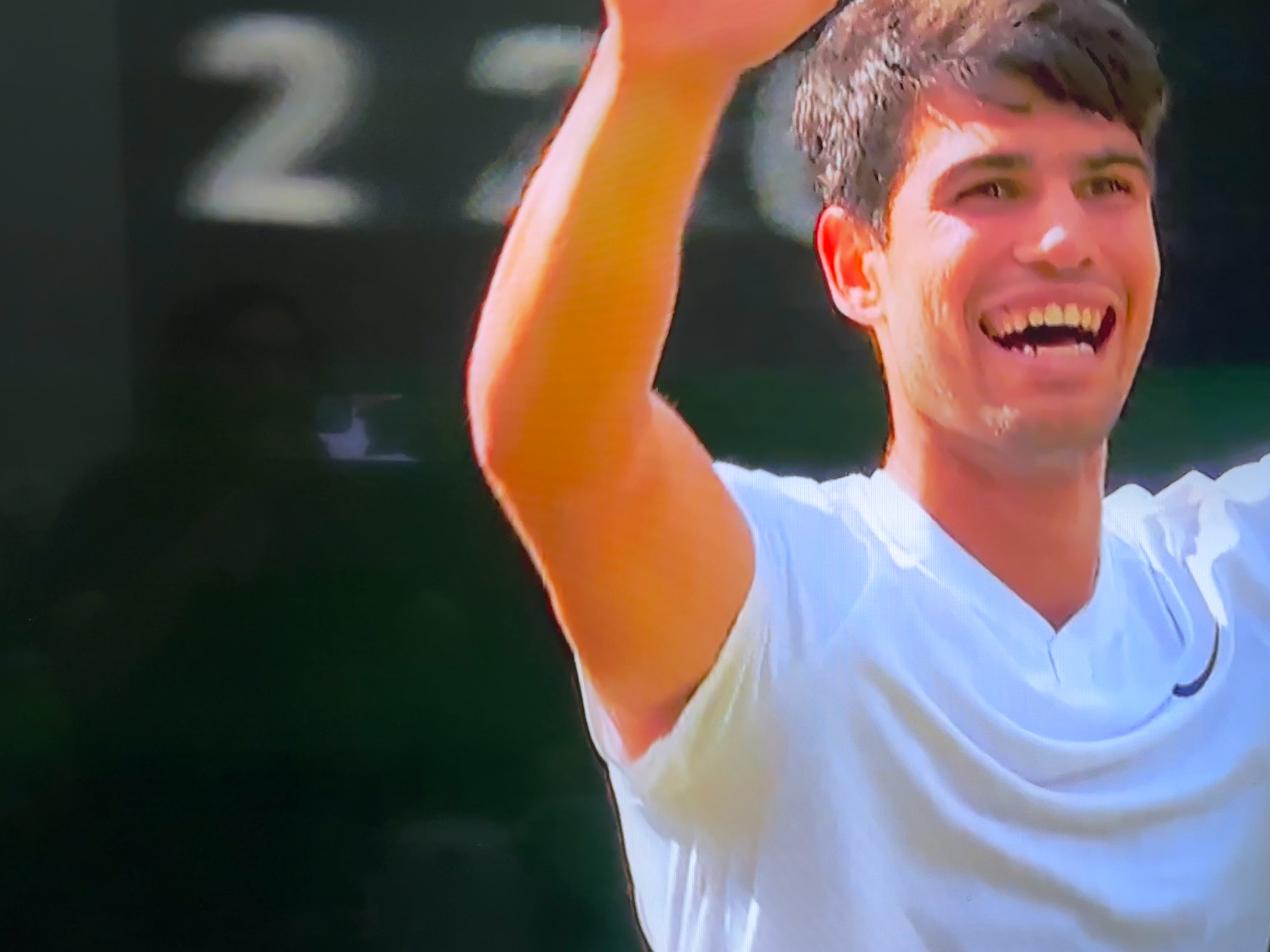 拉沃尔杯翻盘温网，德约科维奇点燃赛场