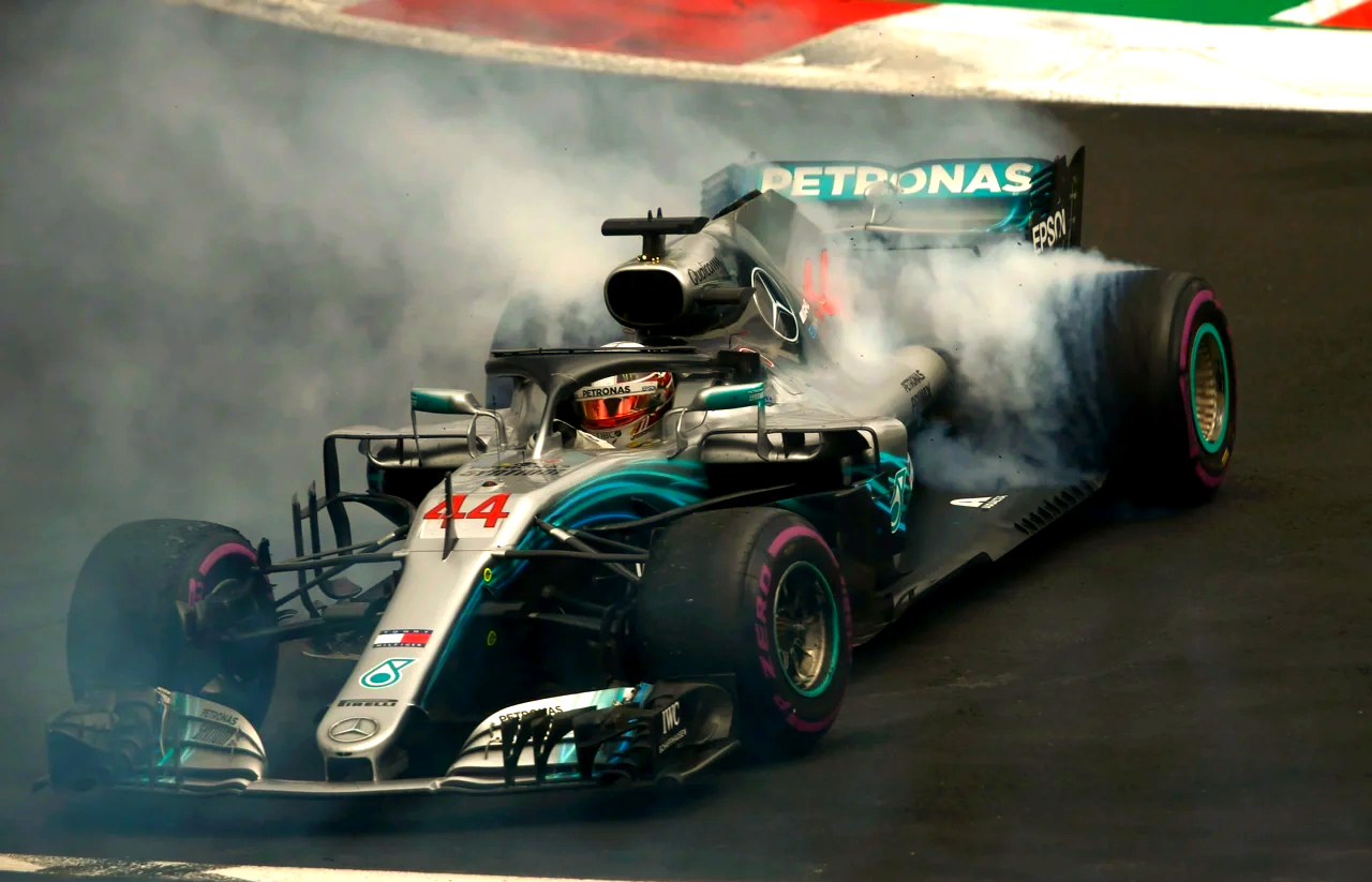 威廉姆斯逆转雷诺车队，汉密尔顿点燃赛场