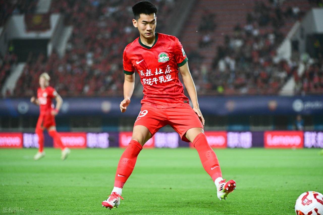 河南队全队备战新赛季备受期待