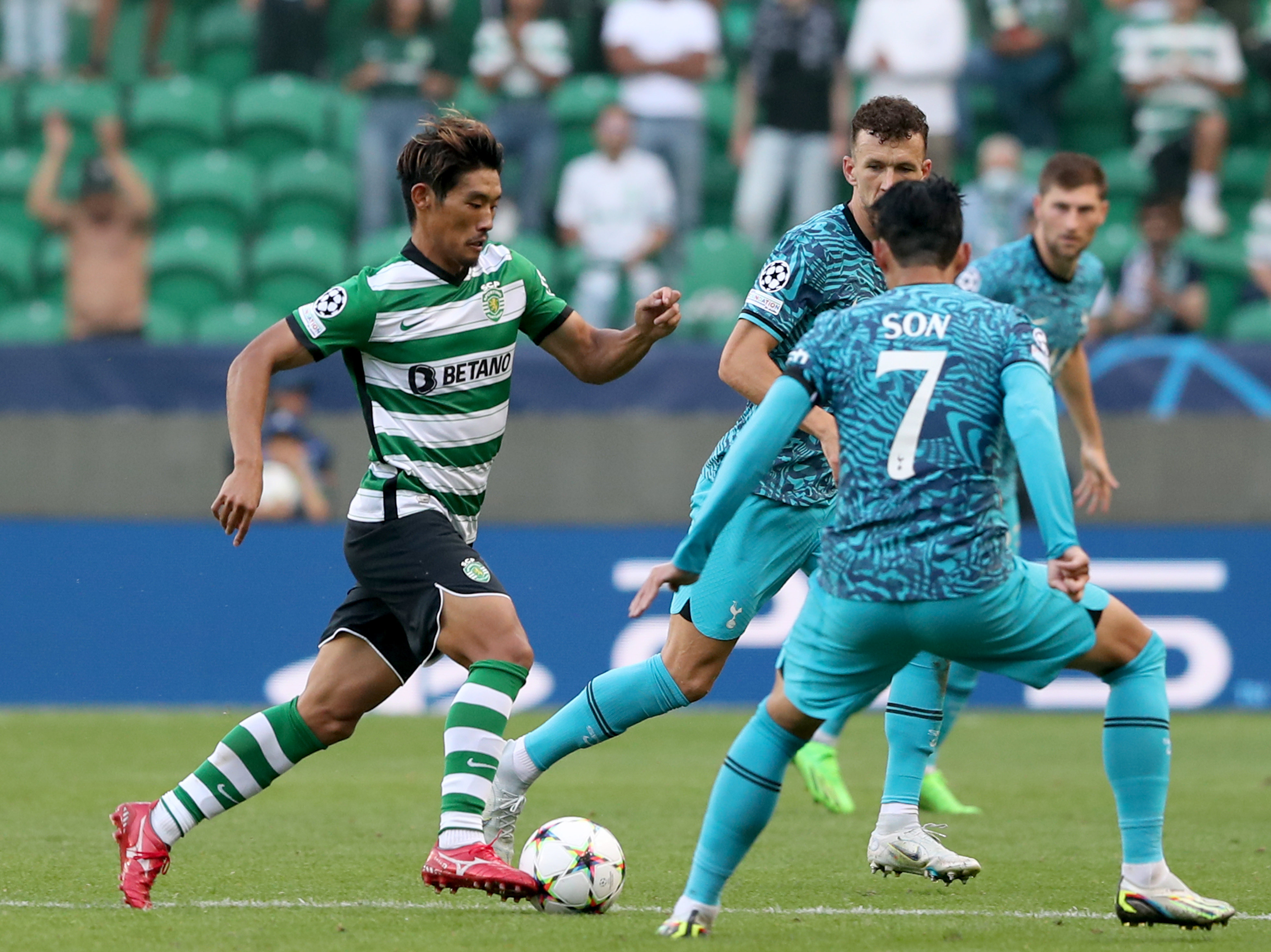 梅斯队惨败，危机四伏急需改变形势