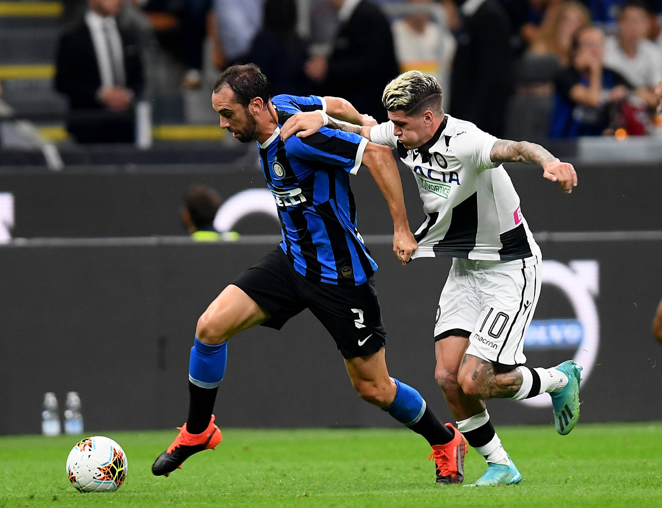 欧冠焦点：尤文图斯客场轻取国际米兰