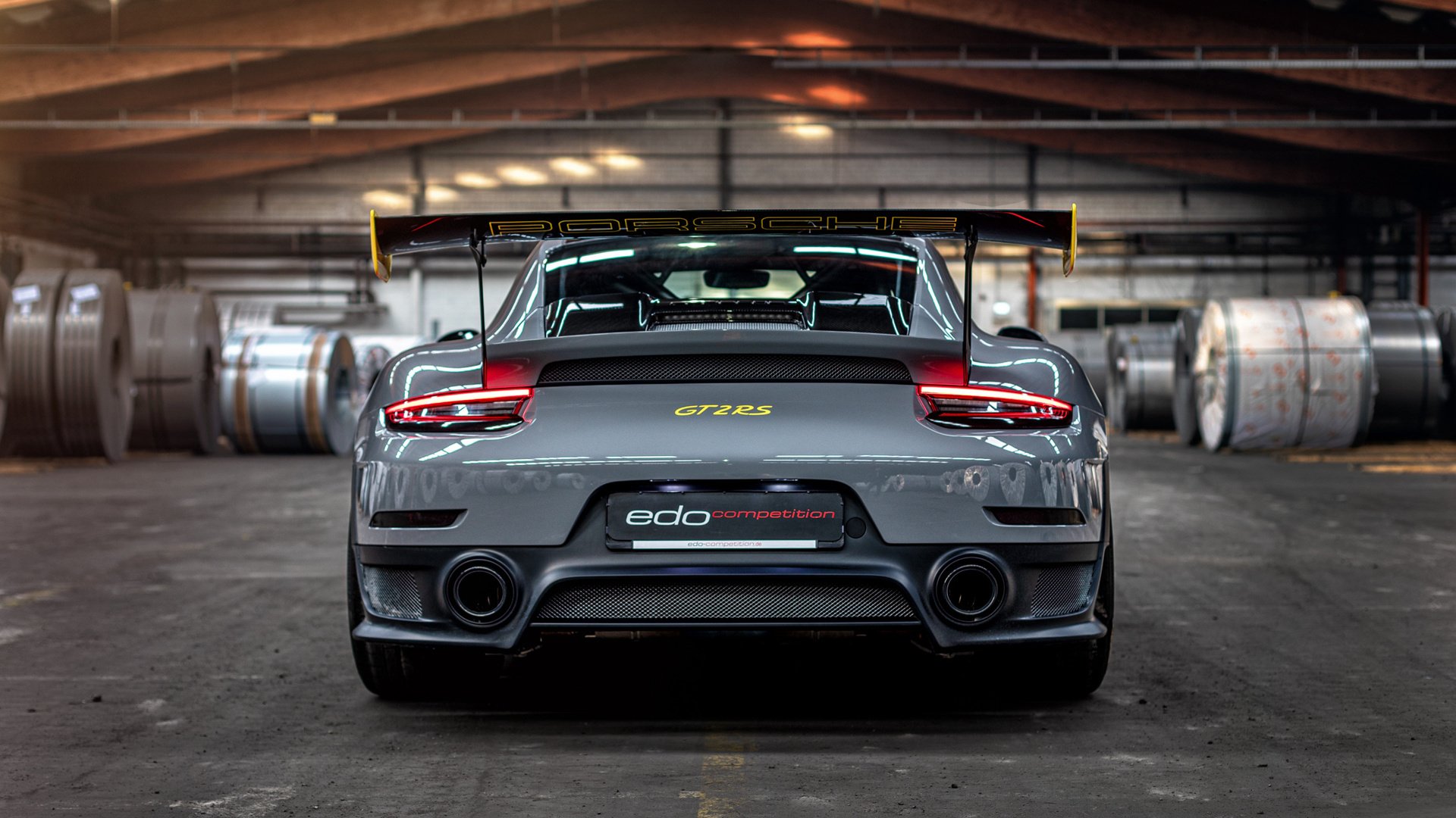 塞维利亚的黄昏，当莫德里奇的琴弦在几内亚的鼓点中沉寂