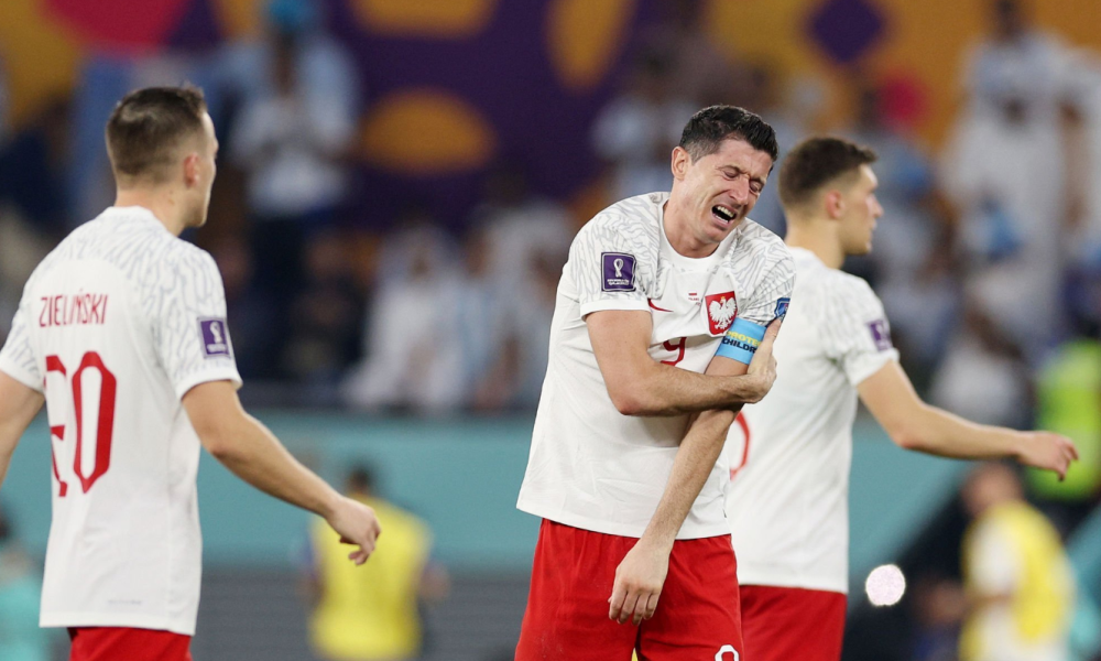 波兰队大胜对手，成功晋级强